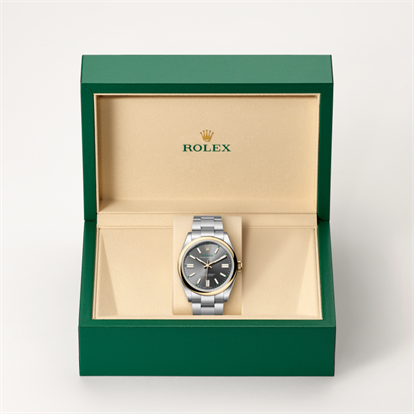 Oyster Perpetual 41, Oyster, 41 mm, Oystersteel and yellow gold watch inside presentation box