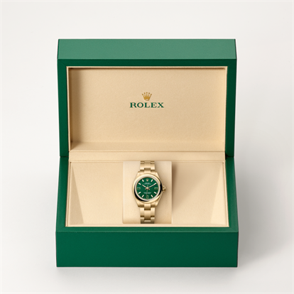 Oyster Perpetual 28, Oyster, 28 mm, yellow gold watch inside presentation box