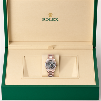 Datejust 31, Oyster, 31 mm, Everose gold and diamonds watch inside presentation box
