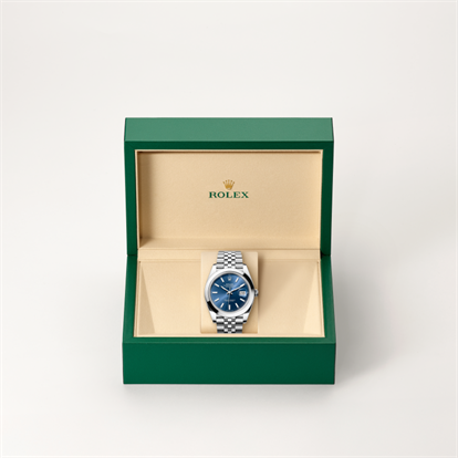 Datejust 41, Oyster, 41 mm, Oystersteel watch inside presentation box