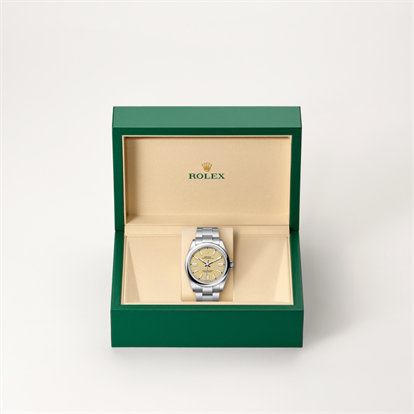 Oyster Perpetual 41, Oyster, 41 mm, Oystersteel watch inside presentation box