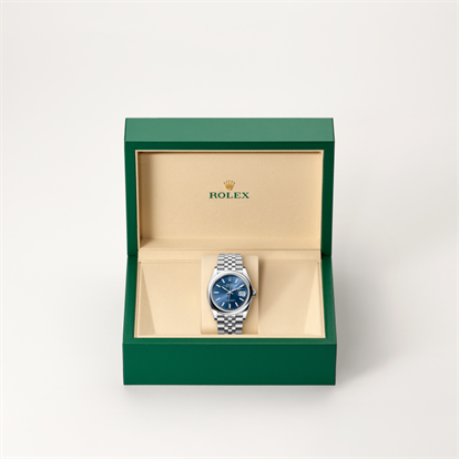 Datejust 36, Oyster, 36 mm, Oystersteel watch inside presentation box
