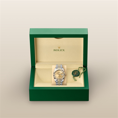 Datejust 36, Oyster, 36 mm, Oystersteel and yellow gold watch inside presentation box
