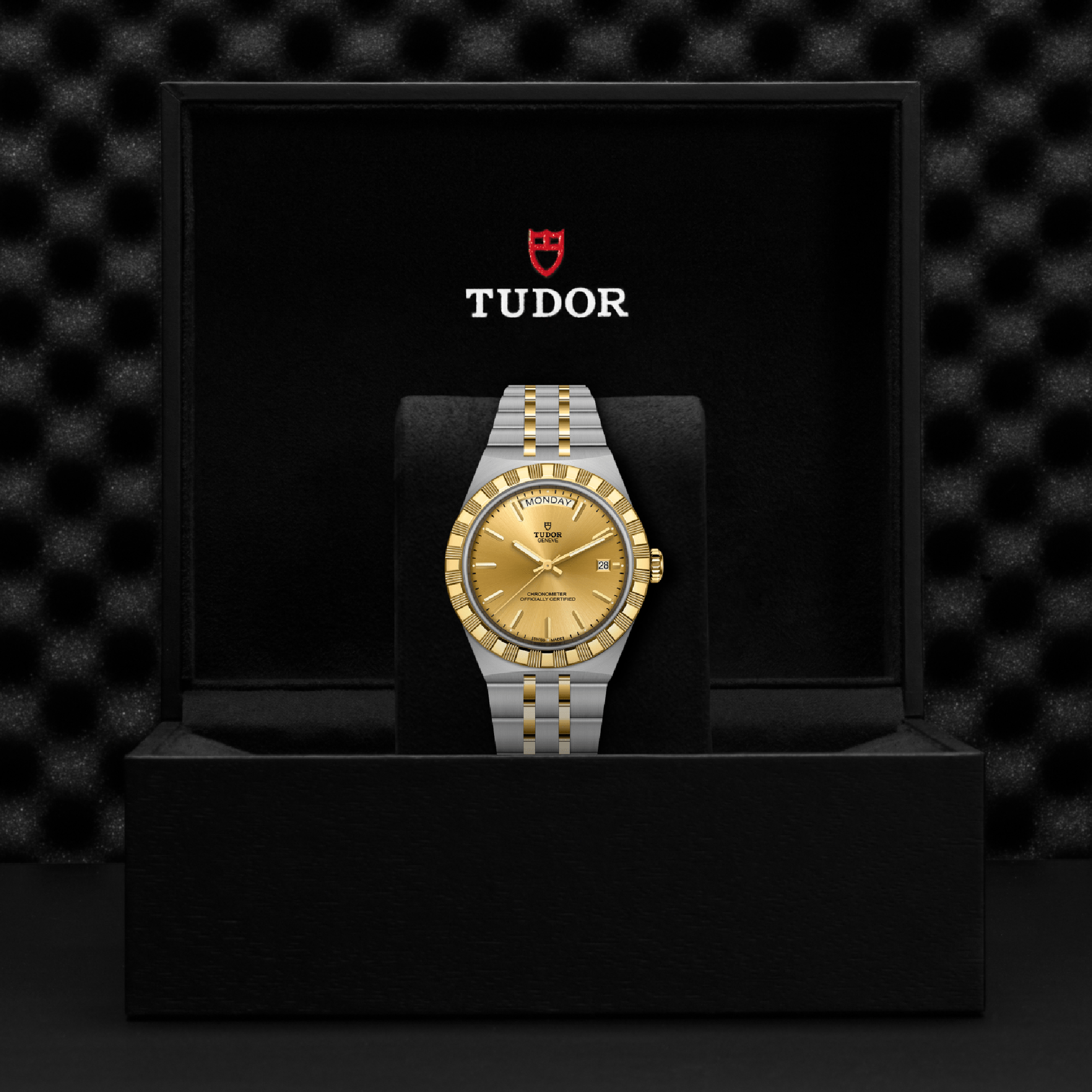 Tudor Royal 40mm, Champagne Dial, Baton Numerals_4