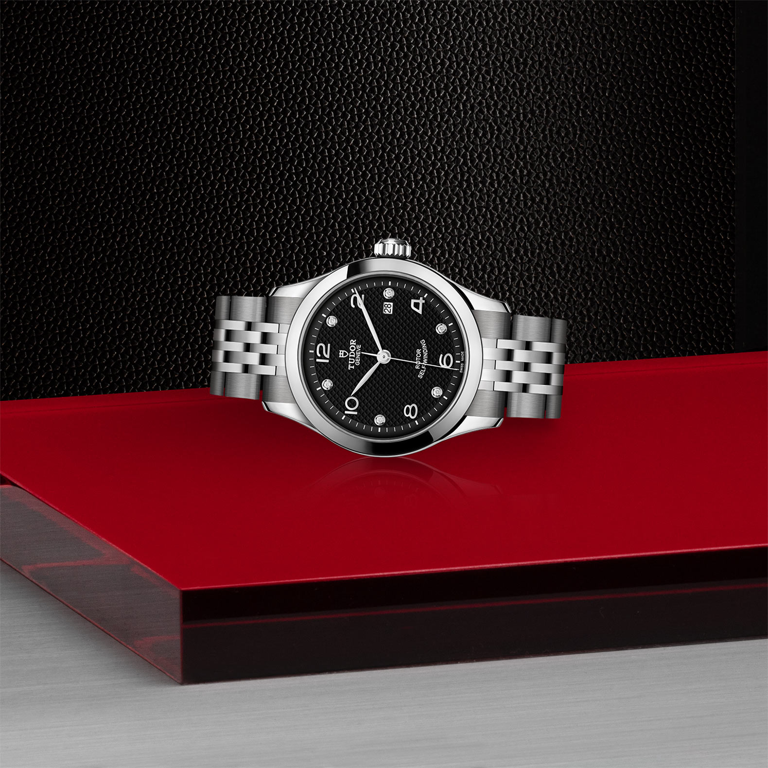 Tudor 1926 28mm. Black Dial. Diamond Numerals_2