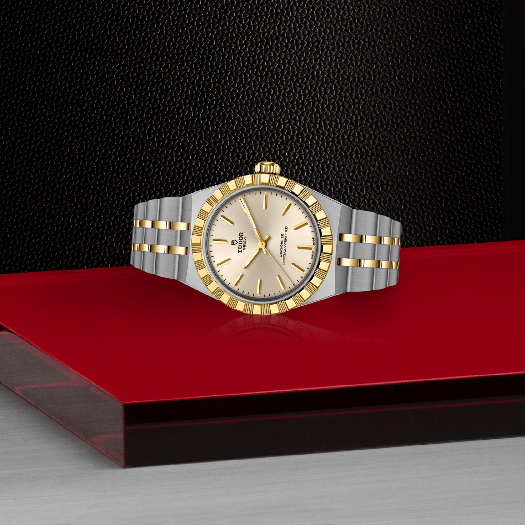 Tudor Royal 30mm, Cream Dial, Baton Numerals_3