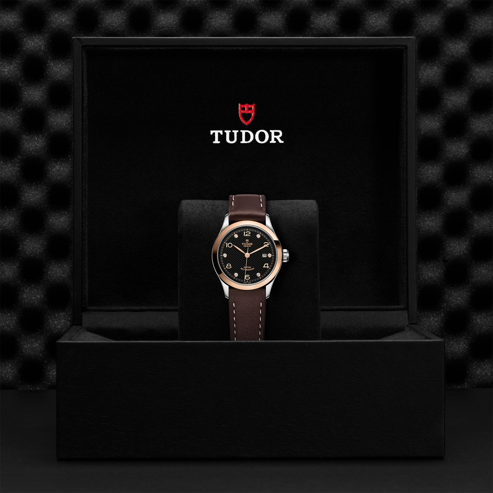 Tudor 1926 28mm, Black Dial, Diamond/Baton Markers_3