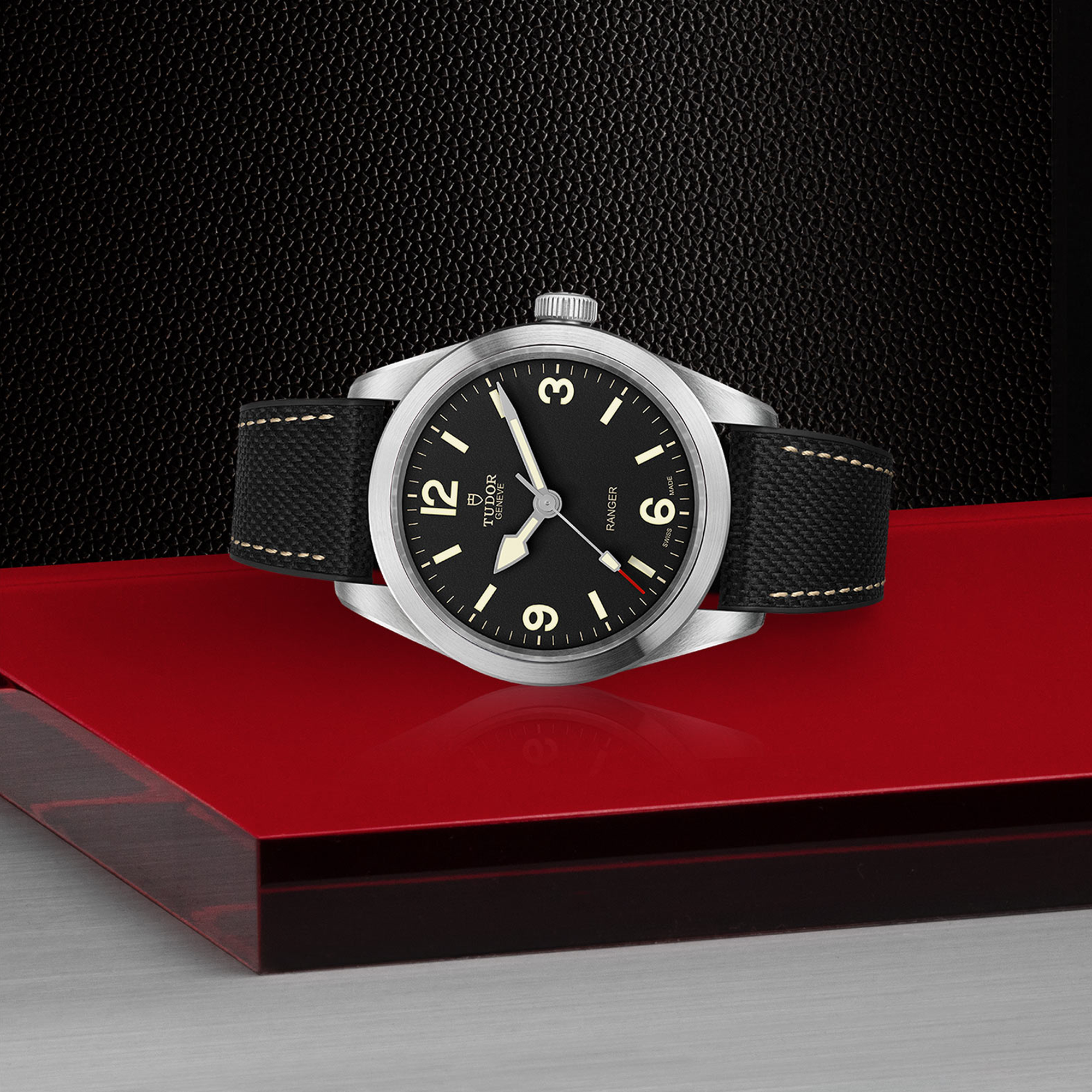 Tudor Ranger 39mm. Black Dial. Arabic and Baton Numerals_3