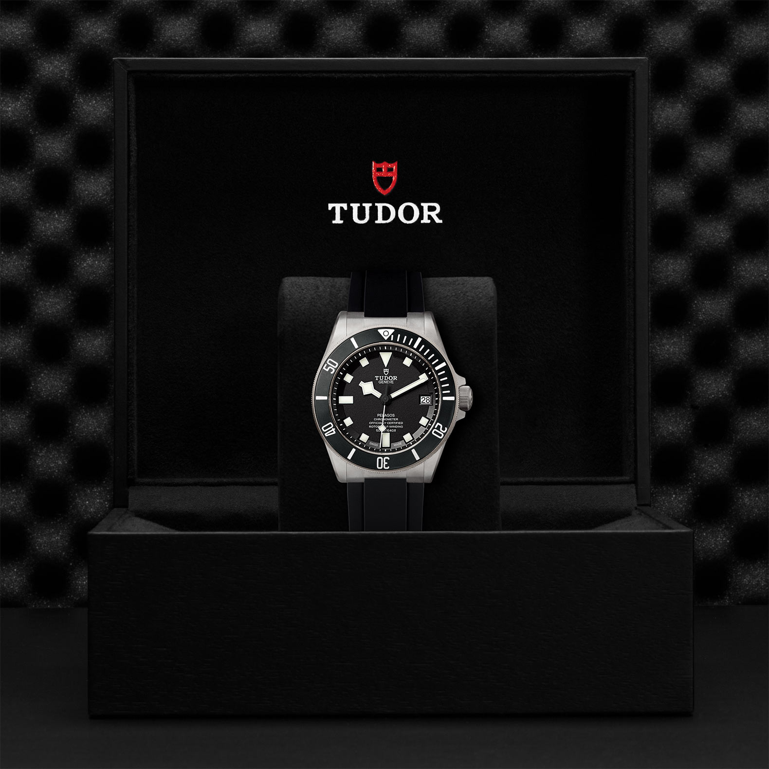 Tudor Pelagos 42mm. Black Dial. Baton Numerals_6