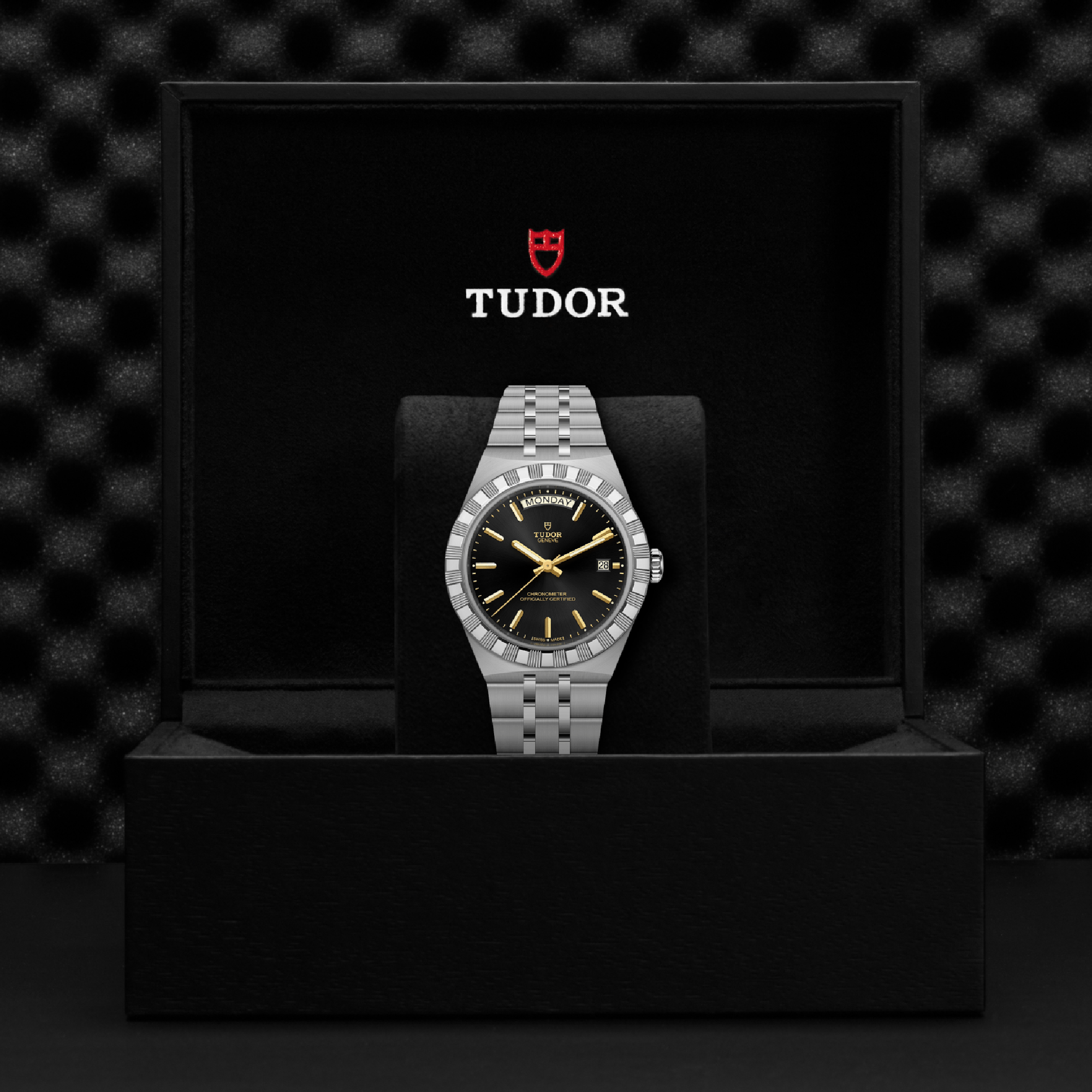 Tudor Royal 40mm, Black Dial, Baton Numerals_4