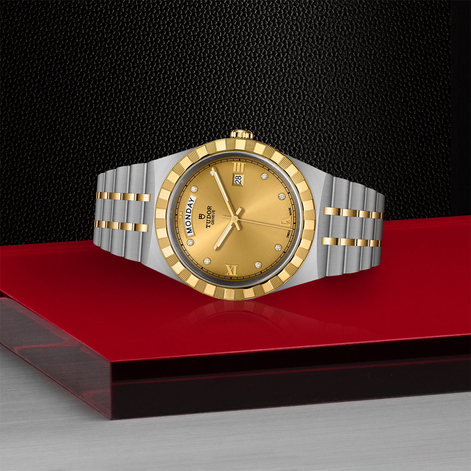Tudor Royal 41mm. Champagne Dial. Diamond Numerals_2