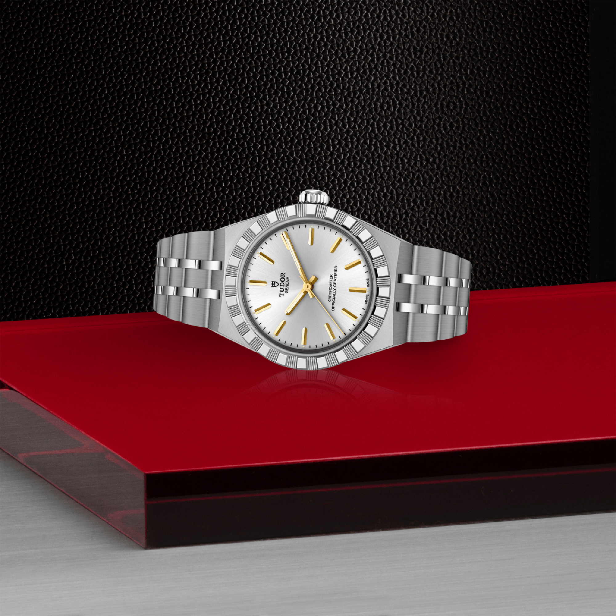 Tudor Royal 30mm, Silver Dial, Baton Numerals_3