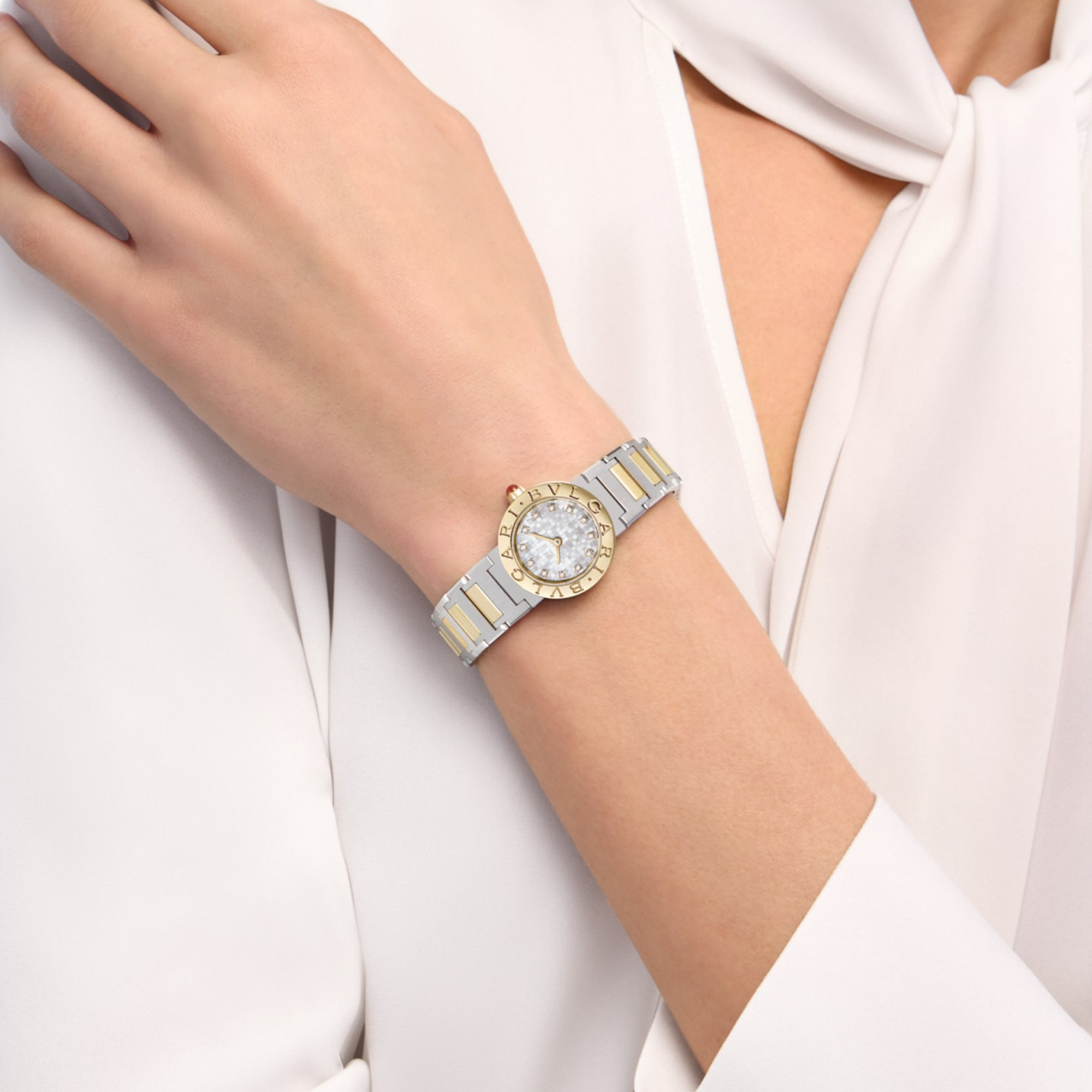 Bulgari Bulgari 23mm Mother of Pearl Diamond set Dial_10