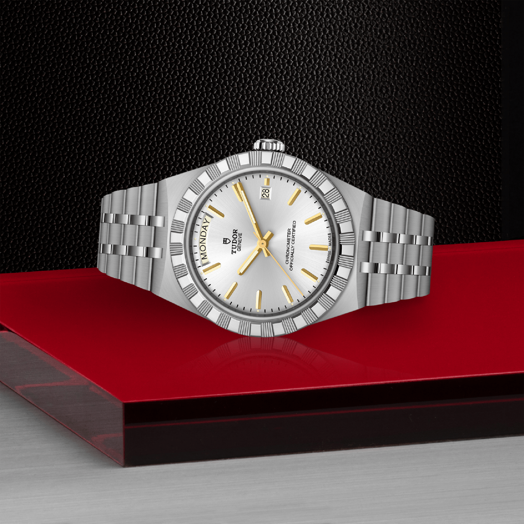 Tudor Royal 40mm, Silver Dial, Baton Numerals_3