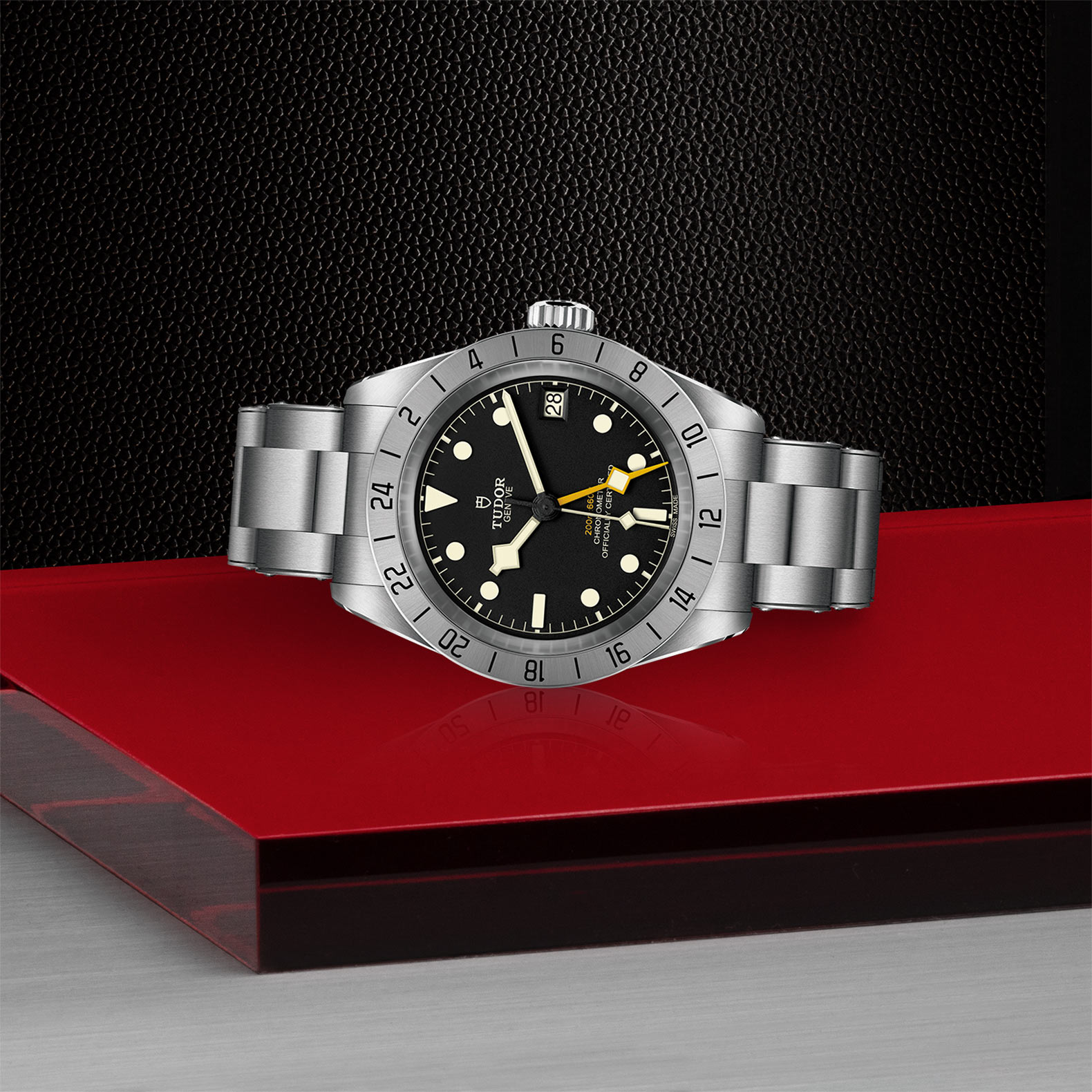 Tudor Black Bay Pro 39mm, Black Dial, Baton Numerals_2