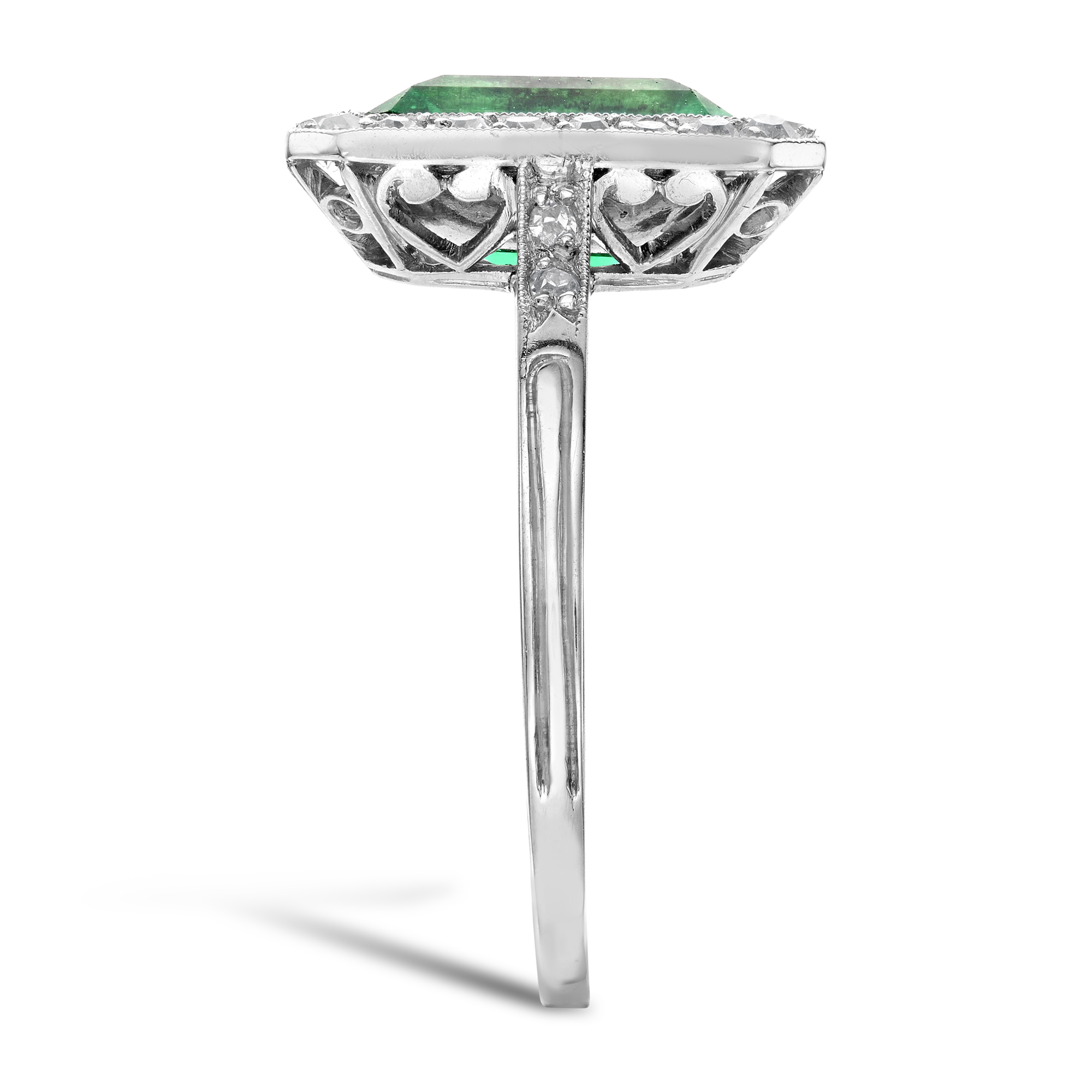 Edwardian Colombian Emerald & Diamond Cluster Ring Emerald & Brilliant Cut, Millegrain Set_4