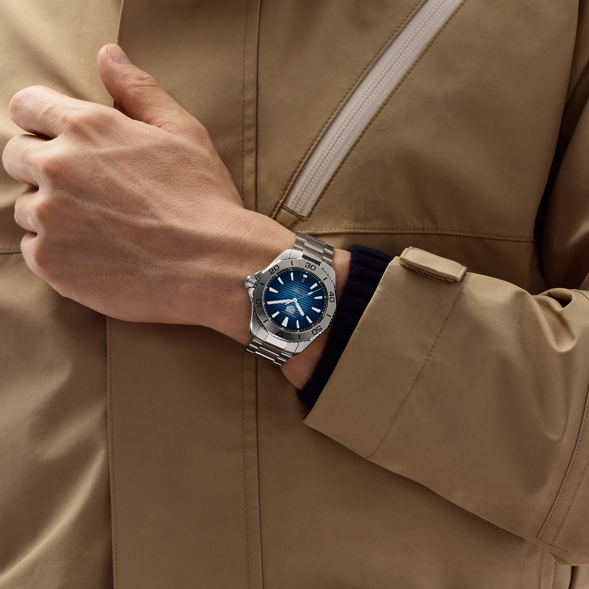 Tag Heuer Aquaracer Professional 200 40mm, Blue Dial, Baton Numerals_4