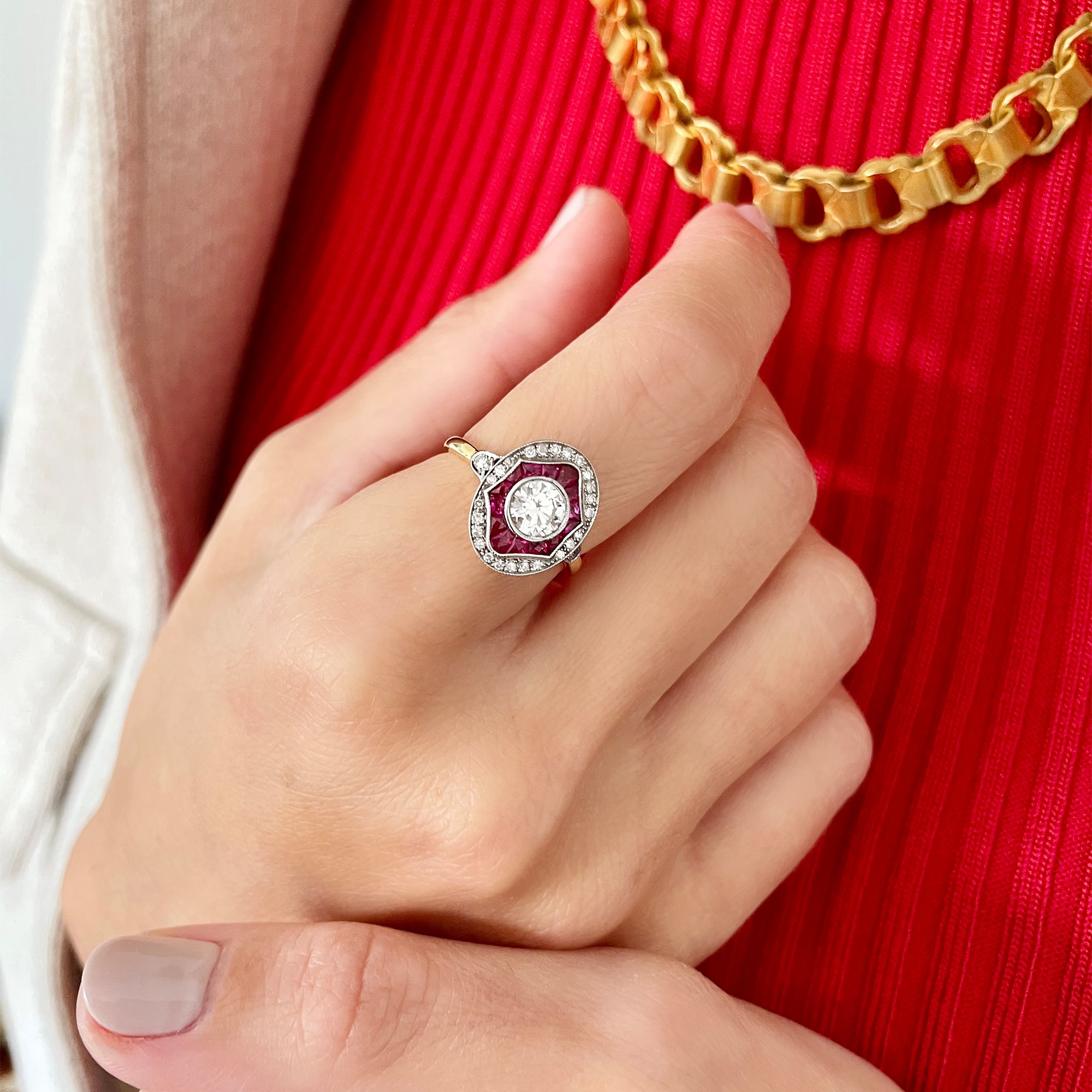 Art Deco Style Diamond and Ruby Ring Brilliant & Trapeze Cut, Grain Set_10