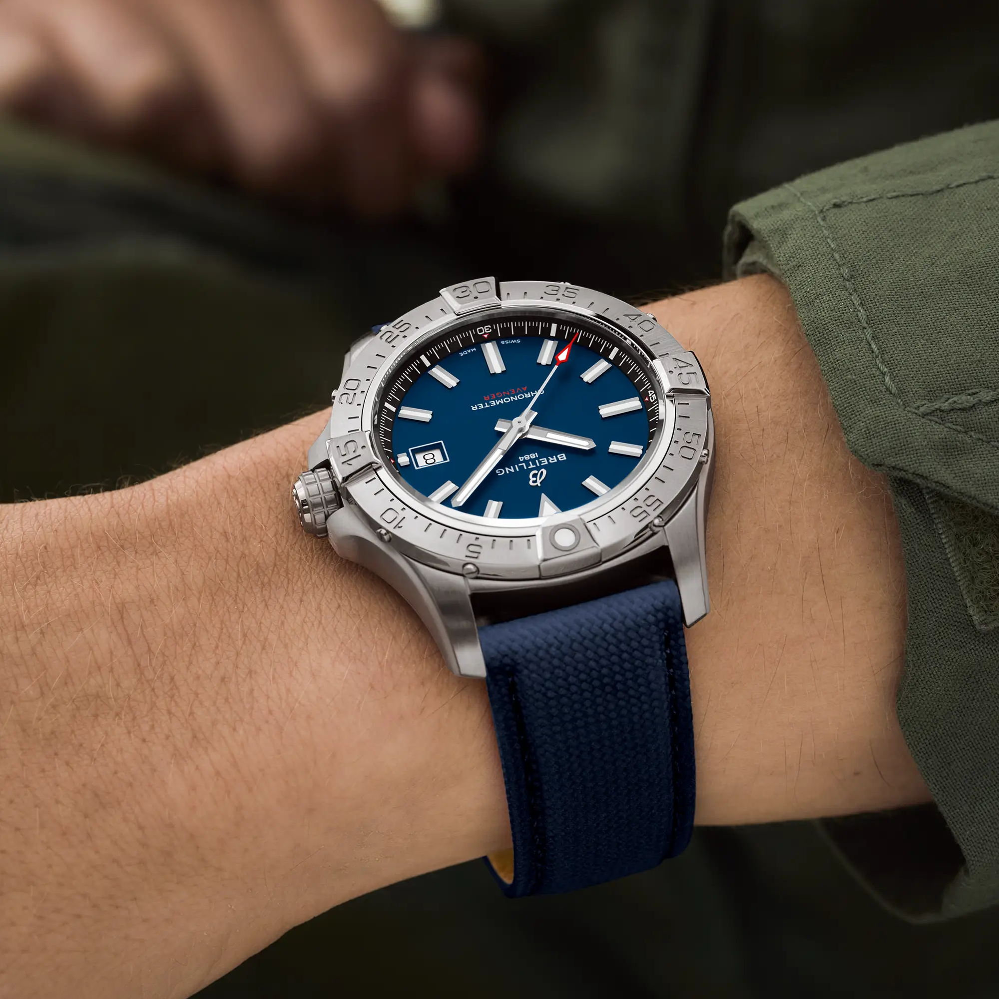Breitling Avenger 42mm, Blue Dial, Baton Numerals_10