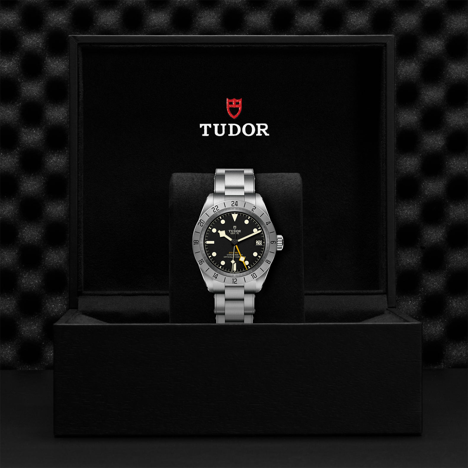 Tudor Black Bay Pro 39mm, Black Dial, Baton Numerals_3