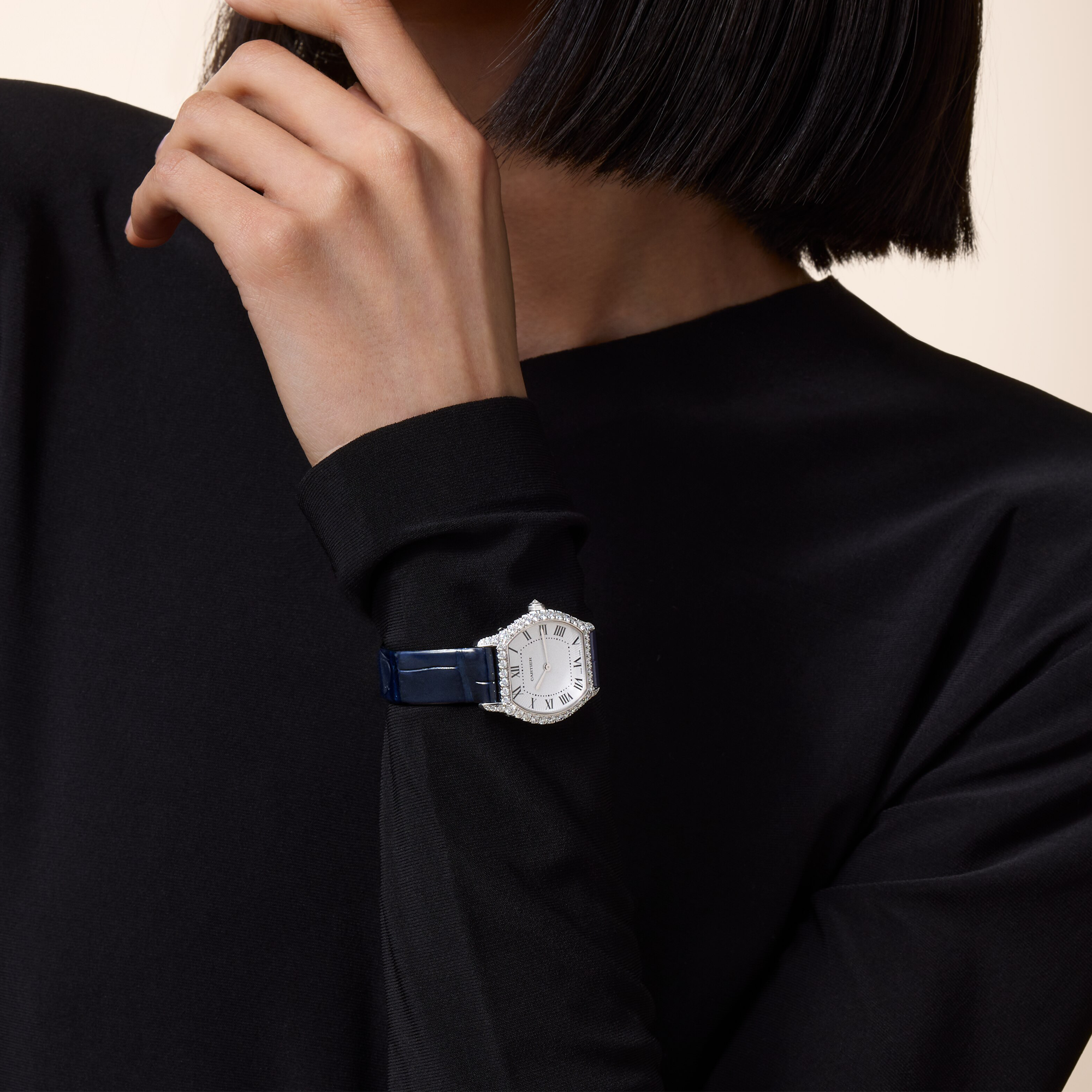 Cartier Tortue 26.7mm, White Dial, Roman Numerals_10