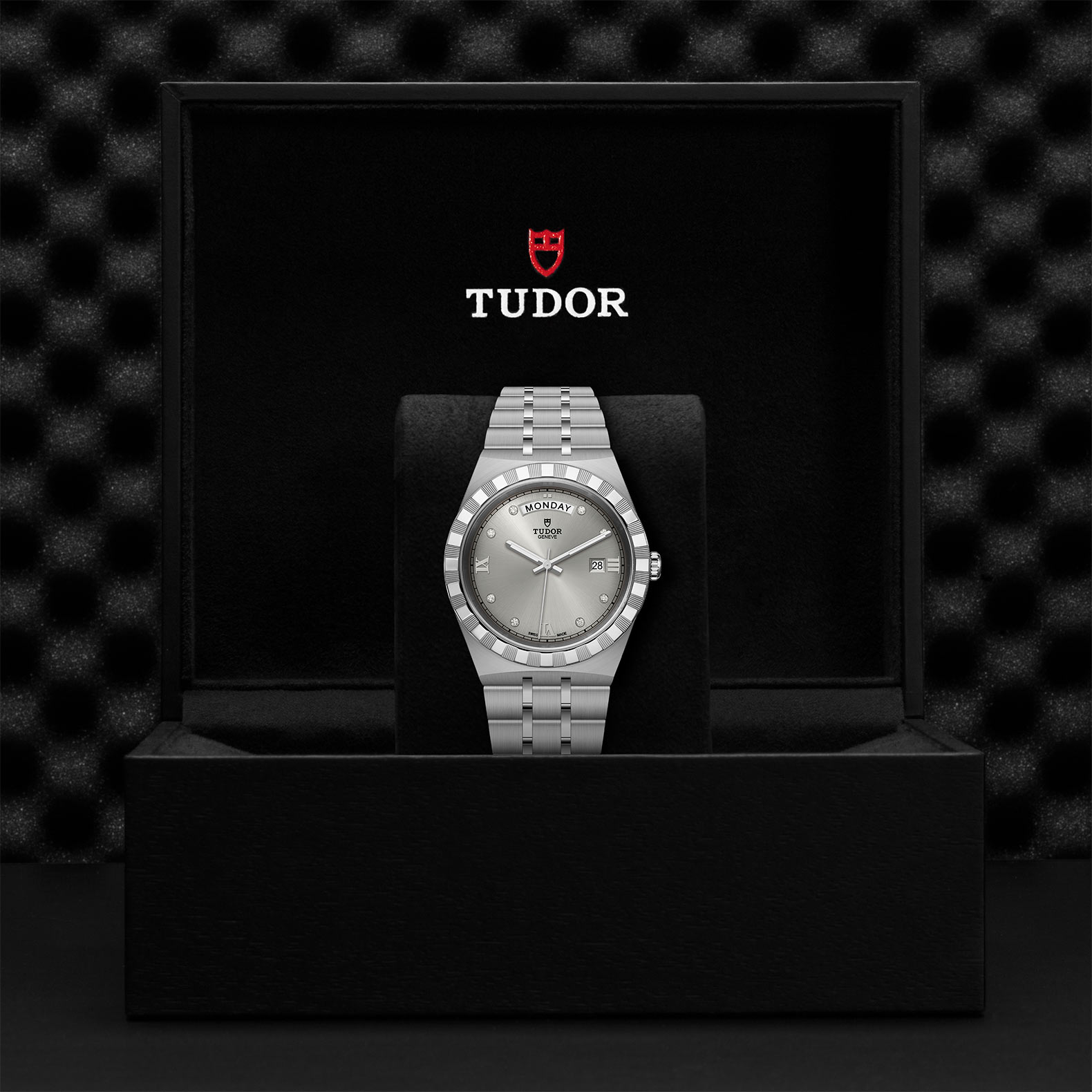 Tudor Royal 41mm. Silver Dial. Diamond Numerals_3