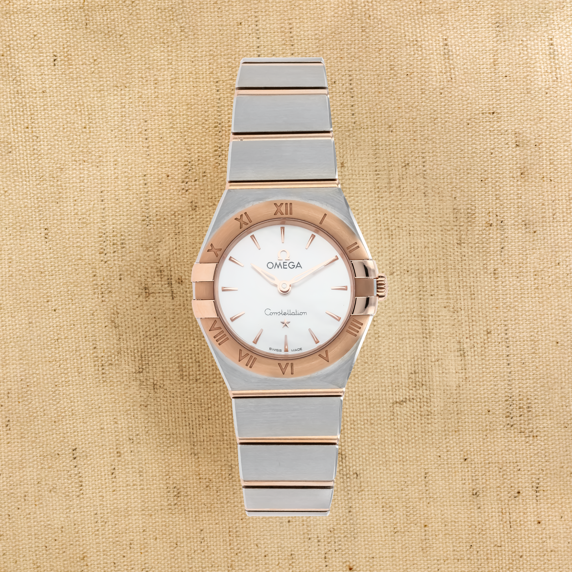 Pre-Owned OMEGA Constellation 25mm, Mother of Pearl Dial, Baton Numerals_1