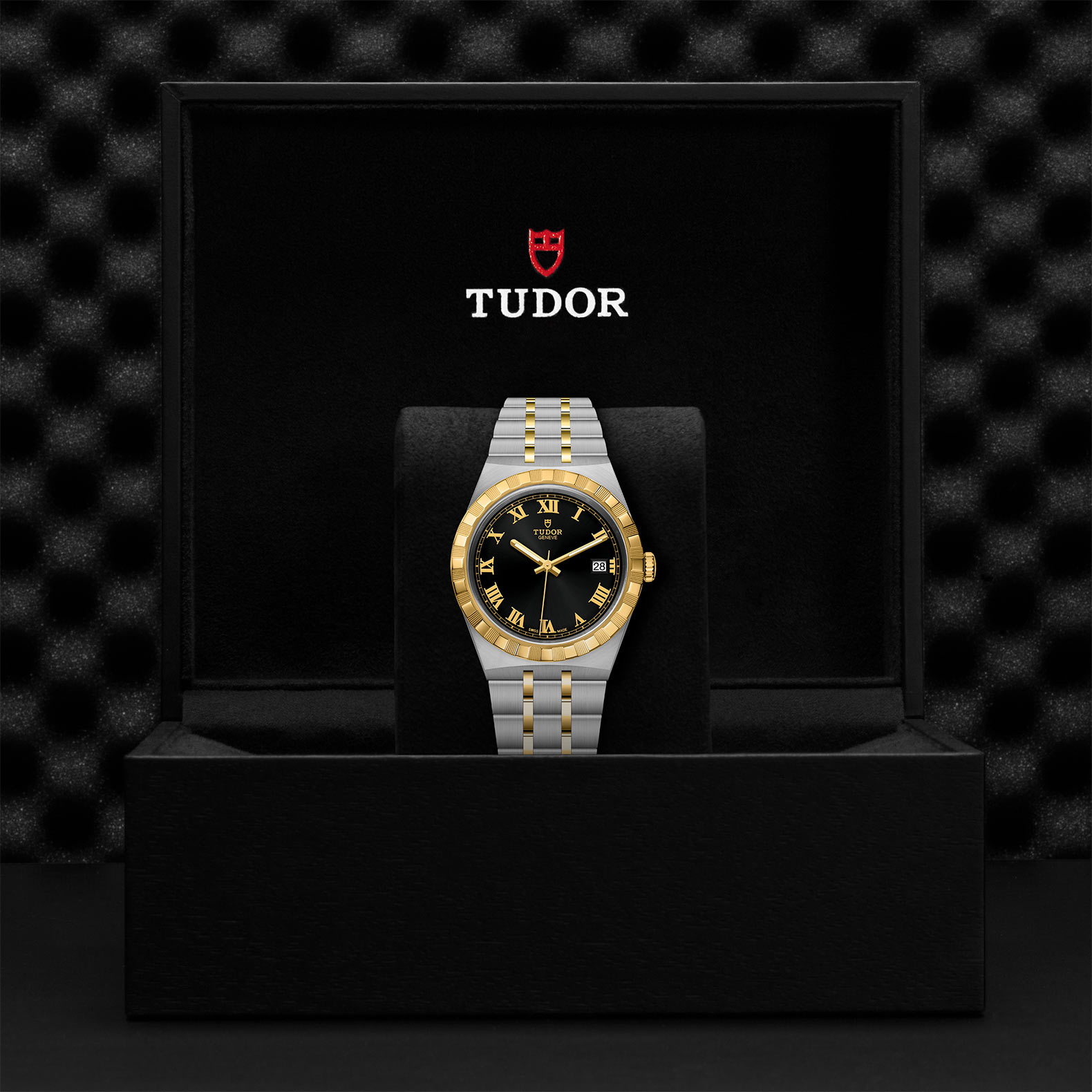 Tudor Royal 38mm. Black Dial. Roman Numerals_3