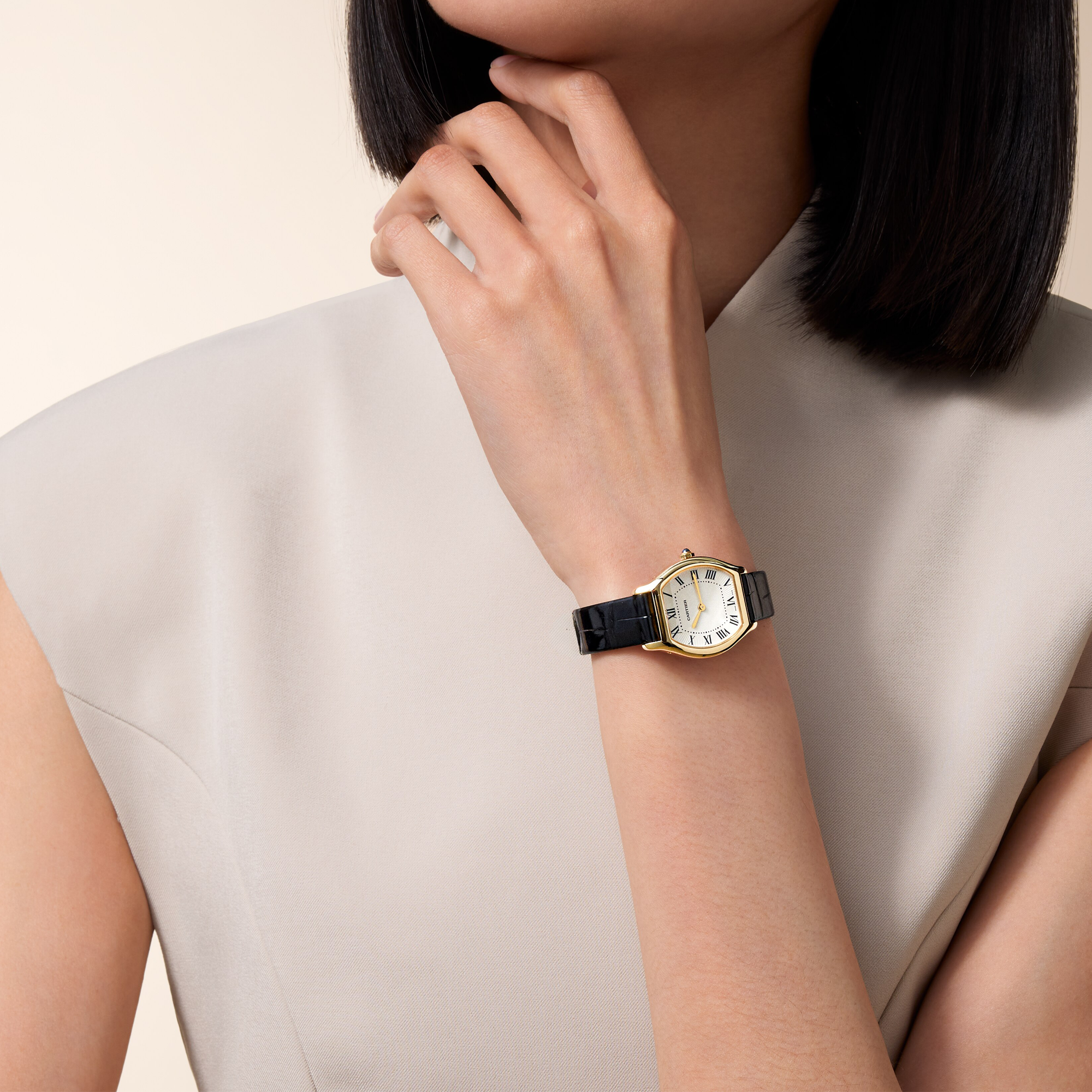 Cartier Tortue 26.7mm, Champagne Dial, Roman Numerals_10