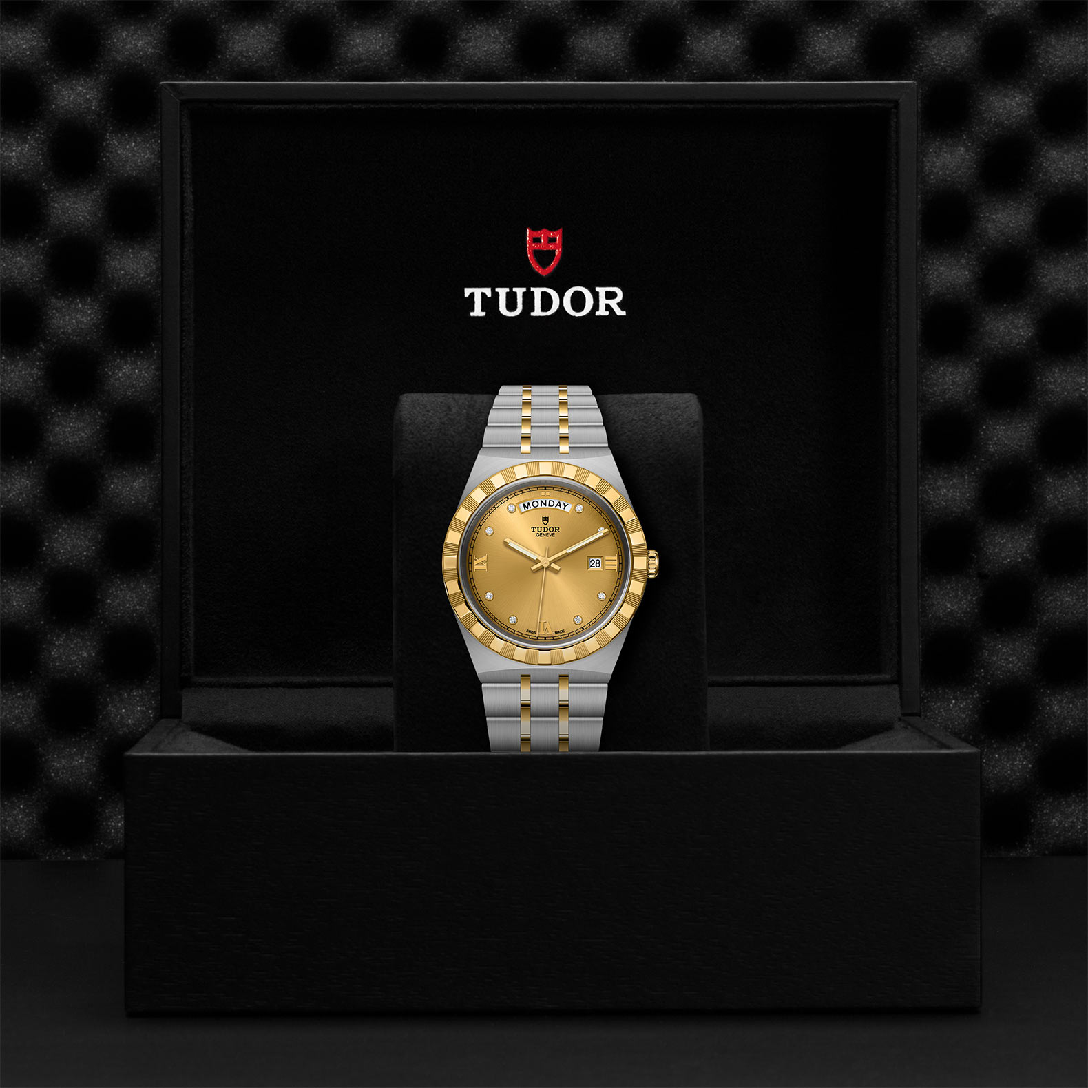 Tudor Royal 41mm. Champagne Dial. Diamond Numerals_3