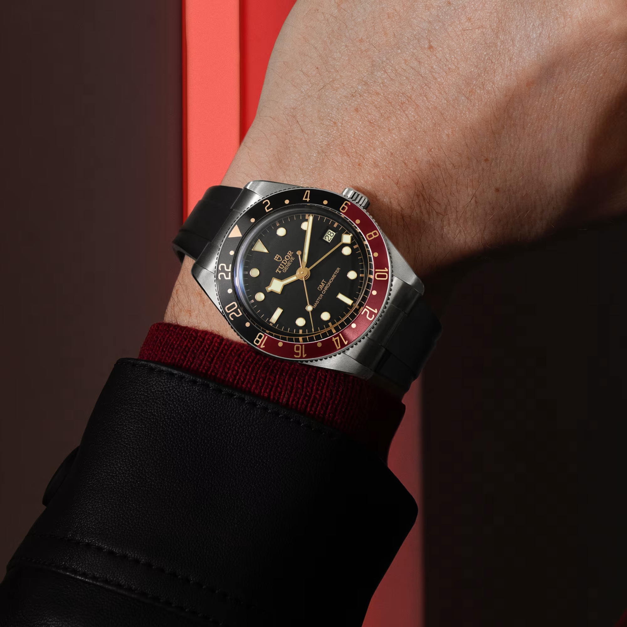 Tudor Black Bay 39mm, Black Dial, Baton/Dot Numerals_5