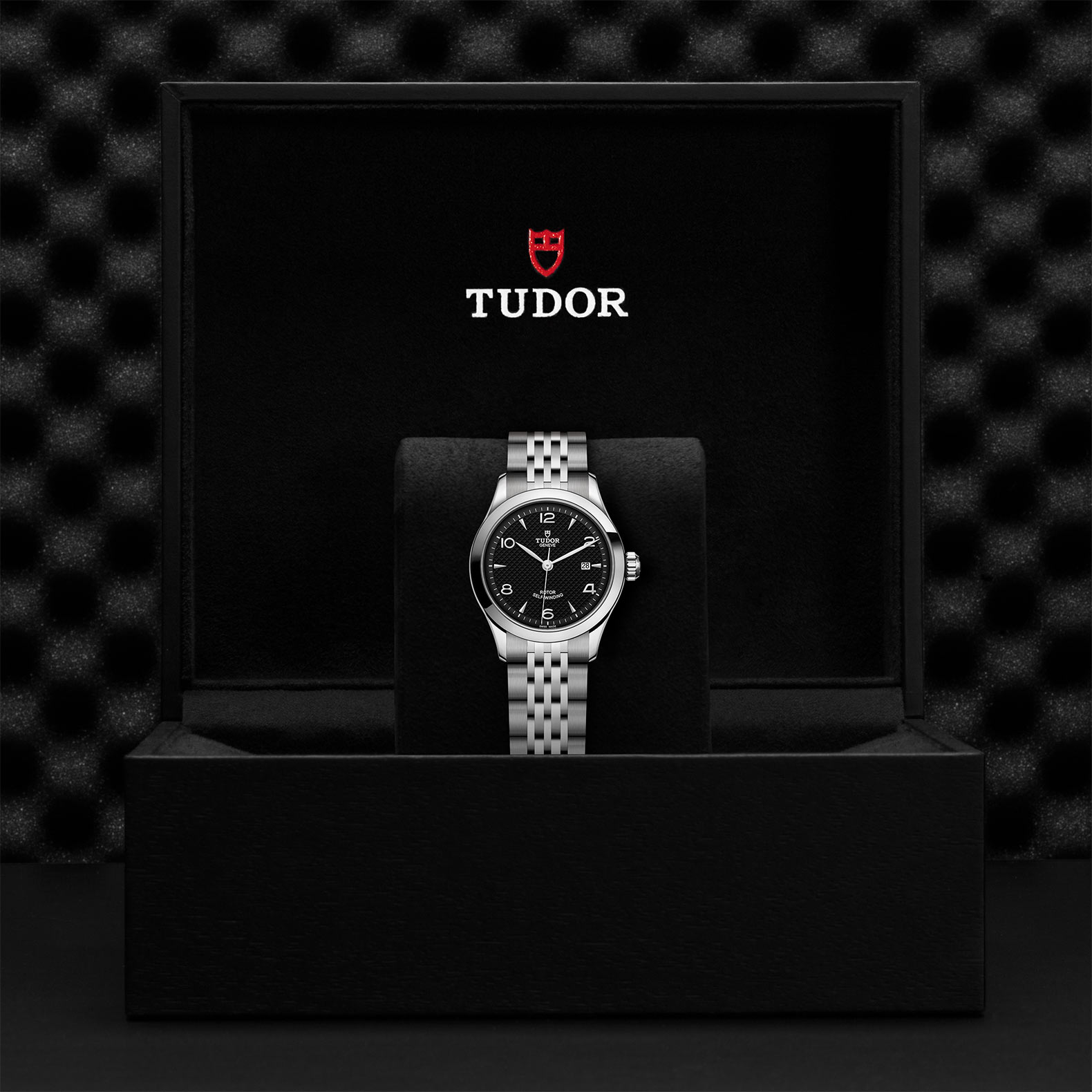 Tudor 1926 28mm. Black Dial. Arabic/Baton Numerals_3