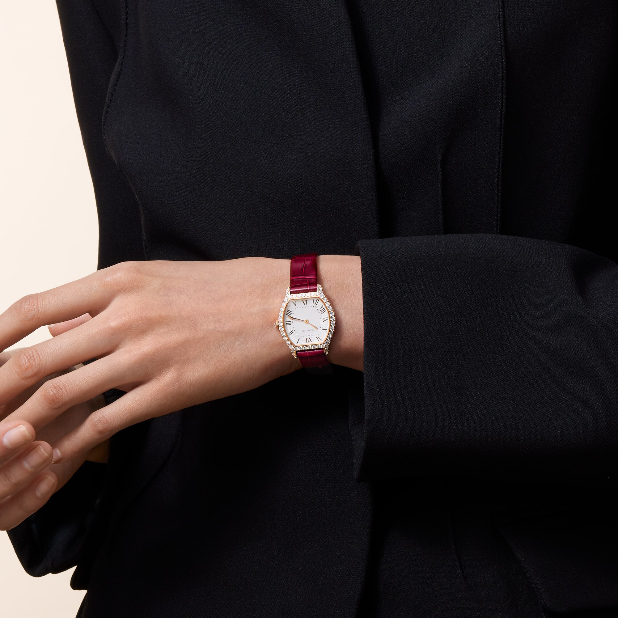 Cartier Tortue 26.7mm, White Dial, Roman Numerals_10