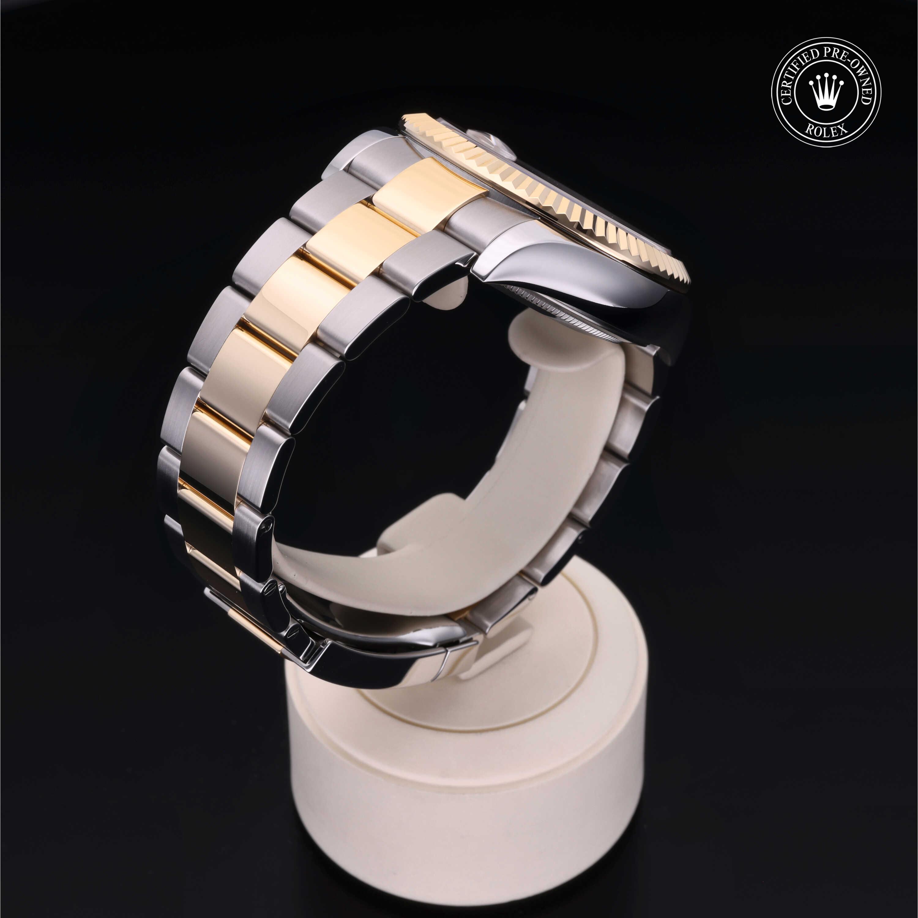 Rolex Sky-Dweller 2020, 42mm, Oystersteel and Yellow Gold