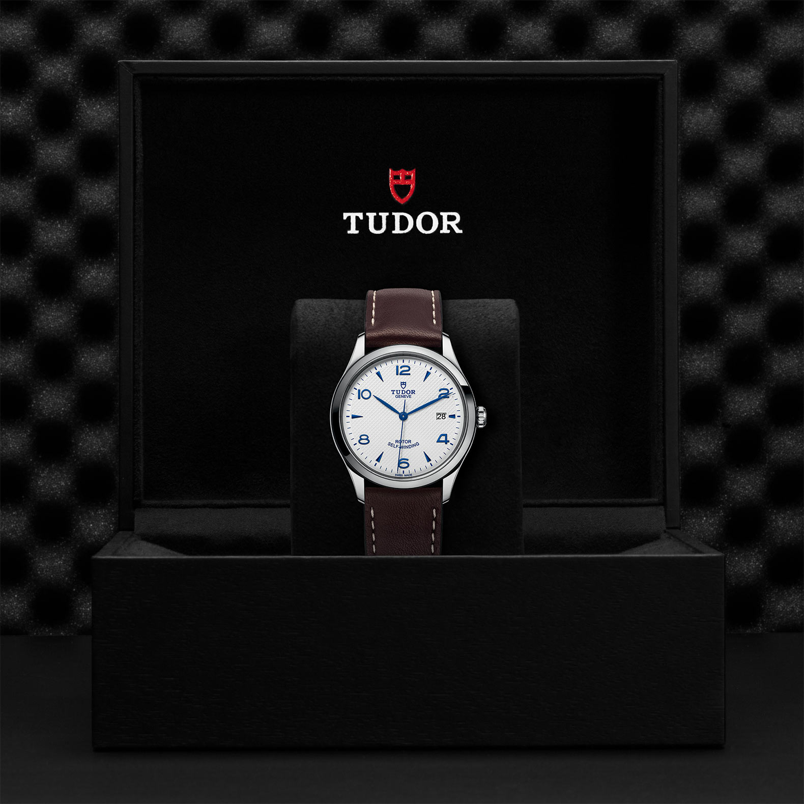 Tudor 1926 39mm, White Dial, Arabic/Baton Markers_3