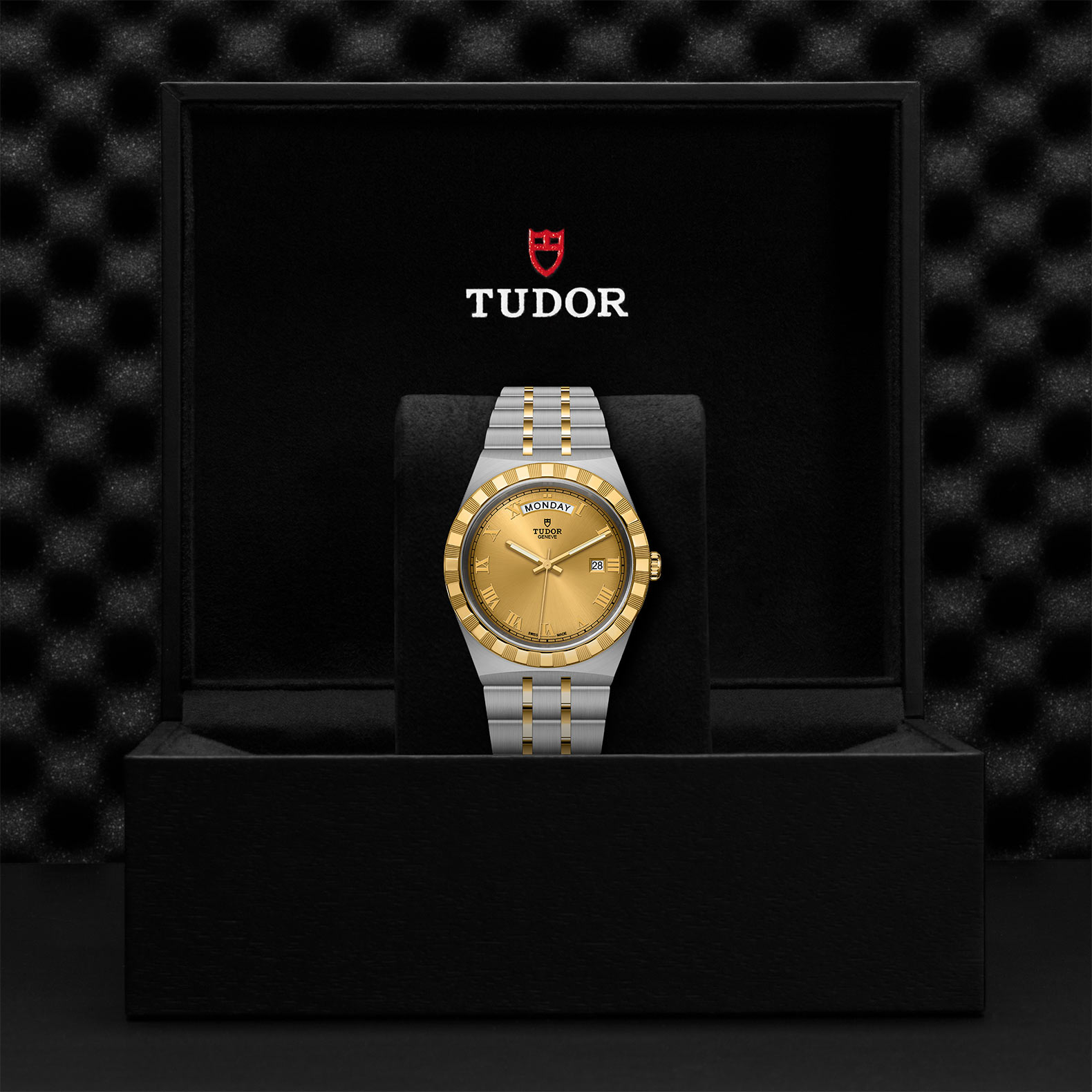 Tudor Royal 41mm. Champagne Dial. Roman Numerals_3